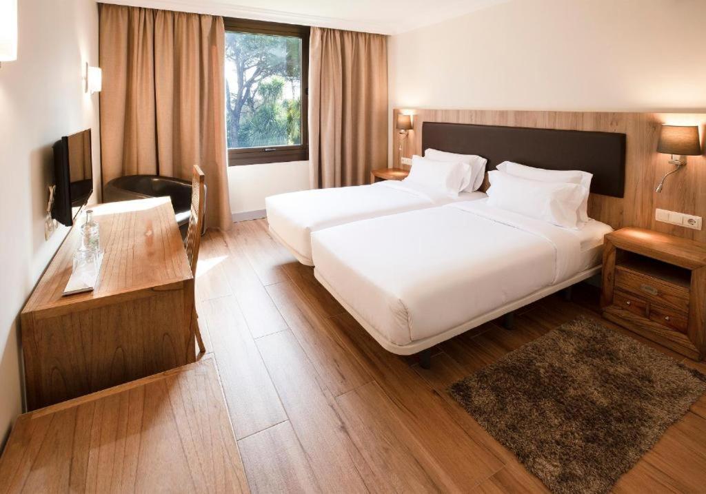 Hotel Eden Park By Brava Hoteles Riudellots de la Selva ภายนอก รูปภาพ